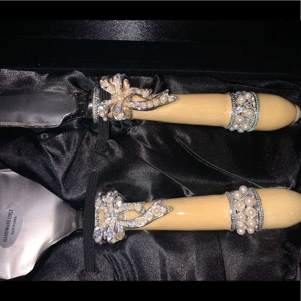 Things Remembered cake server